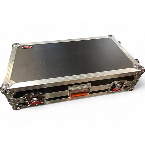 Used Gator G-TOUR PEDALBOARD W POWER