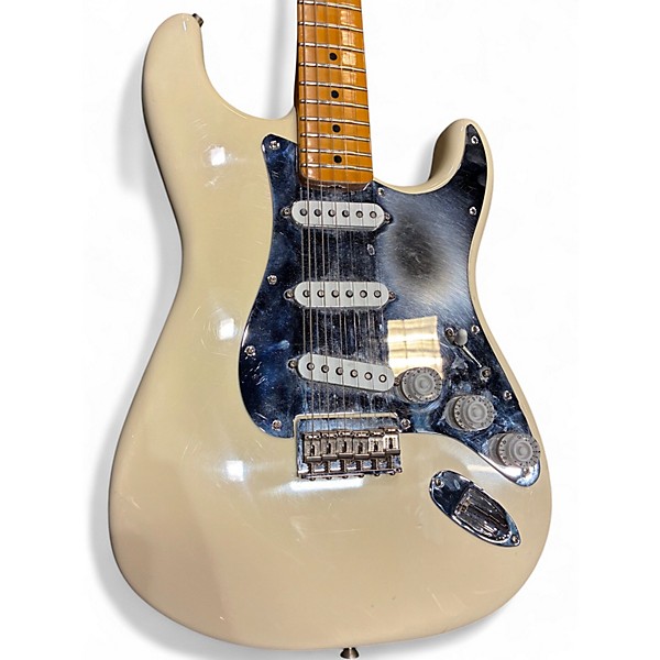Used Fender NILE RODGERS HIT MAKER STRATOCASTER Classic White Solid Body Electric Guitar