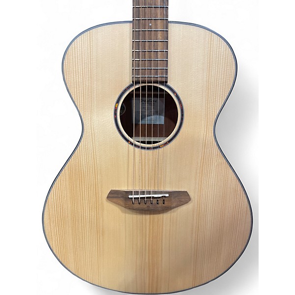 Used Breedlove Discovery Concert Natural Acoustic Guitar