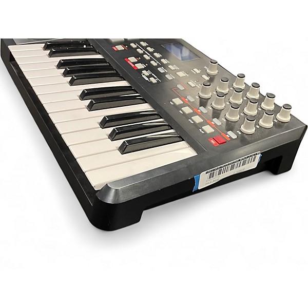 Used Akai Professional MPK25 25 Key MIDI Controller