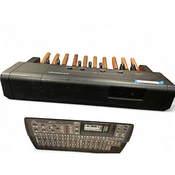 Used Studiologic MP117 MIDI Foot Controller