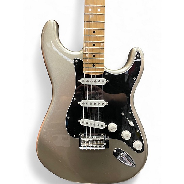 Used 2022 Fender  75TH  ANNIVERSARY STRATOCASTER  CHAMPAGNE  Solid Body Electric Guitar