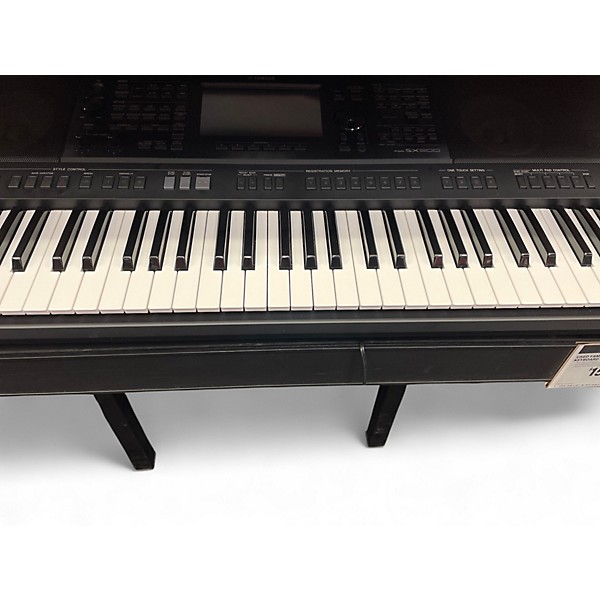 Used Yamaha PSRSX900 Arranger Keyboard