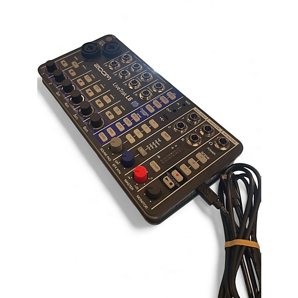 Used Zoom livetrak l6 Powered Mixer