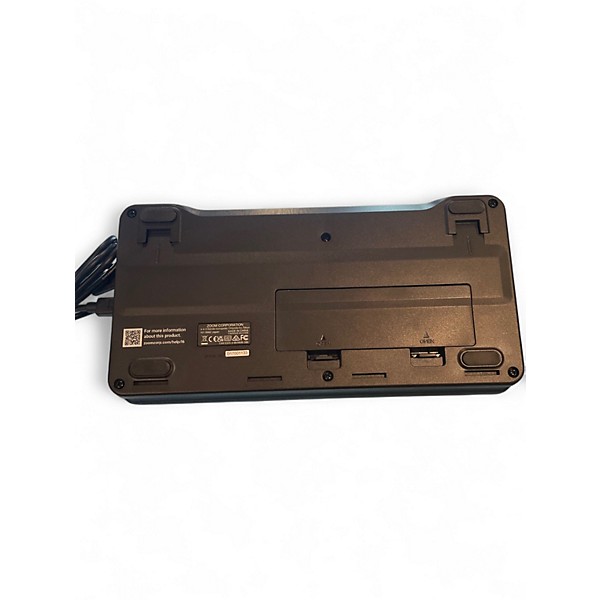 Used Zoom livetrak l6 Powered Mixer