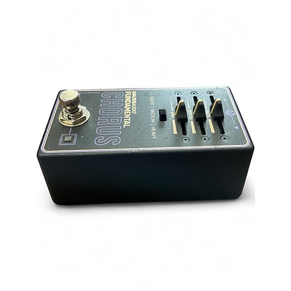 Used Walrus Audio fundamental chorus Effect Pedal