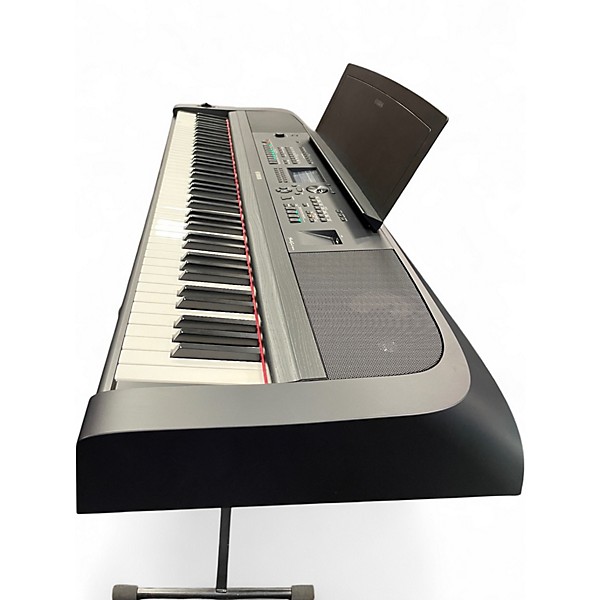 Used Yamaha DGX670 Digital Piano