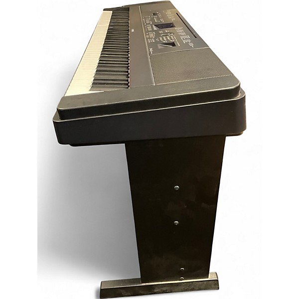 Used Yamaha DGX660 Portable Keyboard