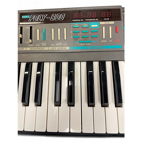 Used KORG poly-800 Synthesizer