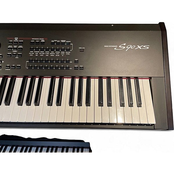 Used Yamaha S90XS 88 Key Synthesizer