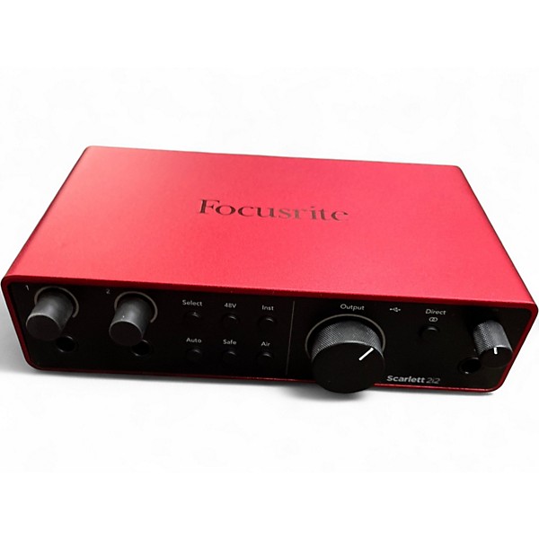 Used Focusrite scarlet 2i2 studio gen 4