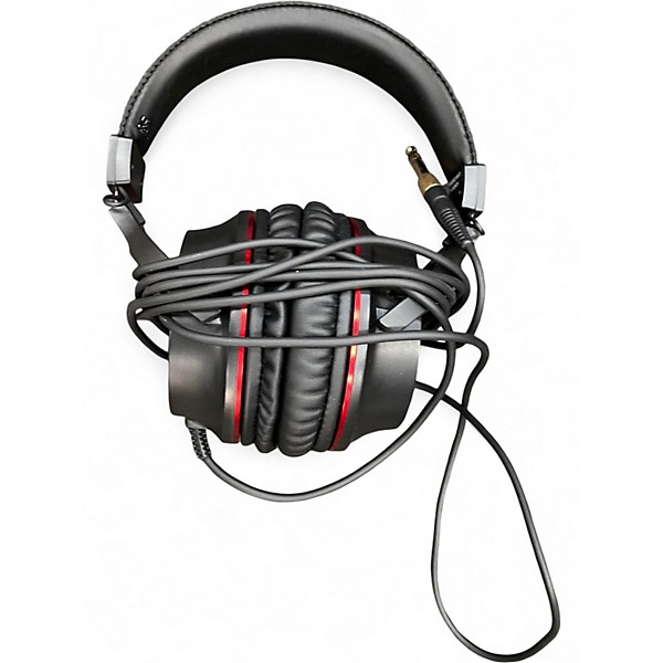 Used Focusrite scarlet 2i2 studio gen 4