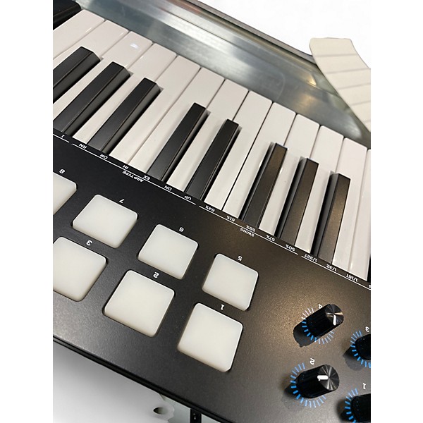 Used Alesis V25 25 Key MIDI Controller