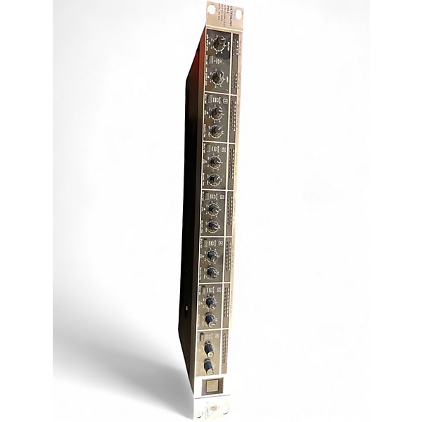 Used Behringer MX882 Unpowered Mixer