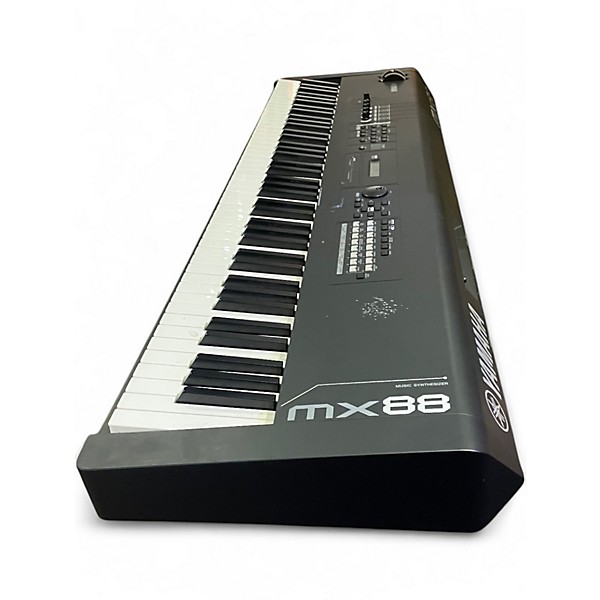 Used Yamaha MX88 Synthesizer