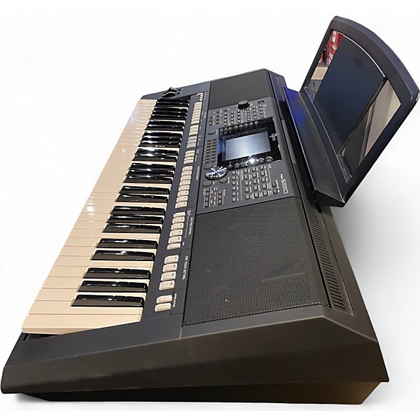Used Yamaha PSRS950 61 Key Arranger Keyboard