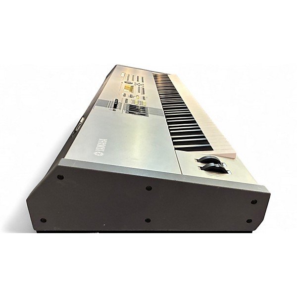 Used Yamaha Motif ES8 88 Key Keyboard Workstation