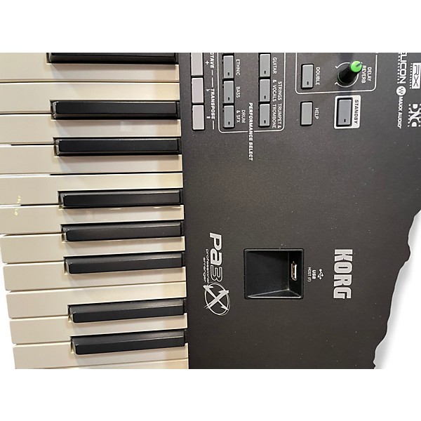 Used KORG PA3X 76 Key Keyboard Workstation
