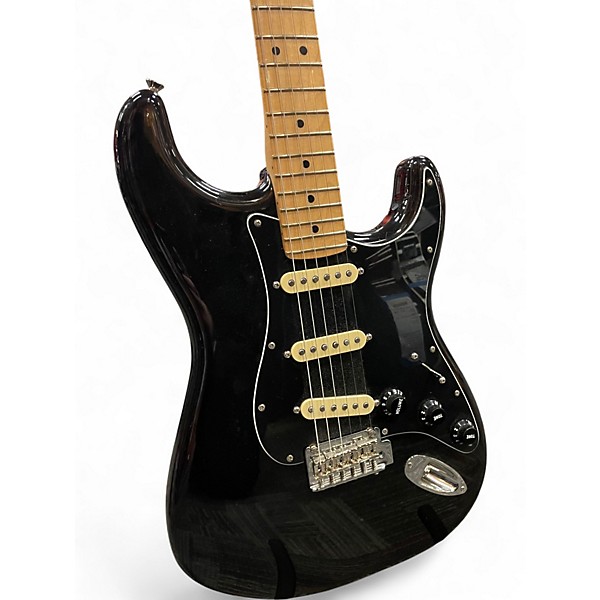 Used 2024 Fender Limited Player Strat Maple Neck Black Solid Body Electric Guitar