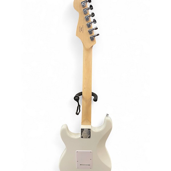 Used Squier Affinity Stratocaster Arctic White Solid Body Electric Guitar