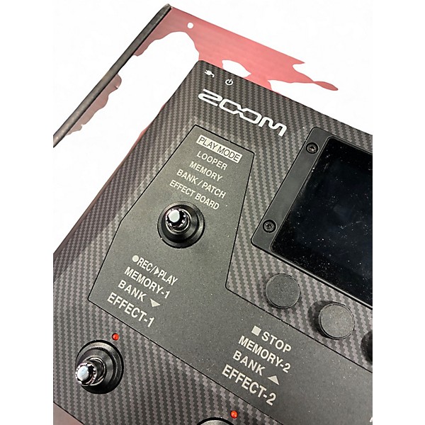 Used Zoom Multi-Effects Processor for Bass Black Effect Processor