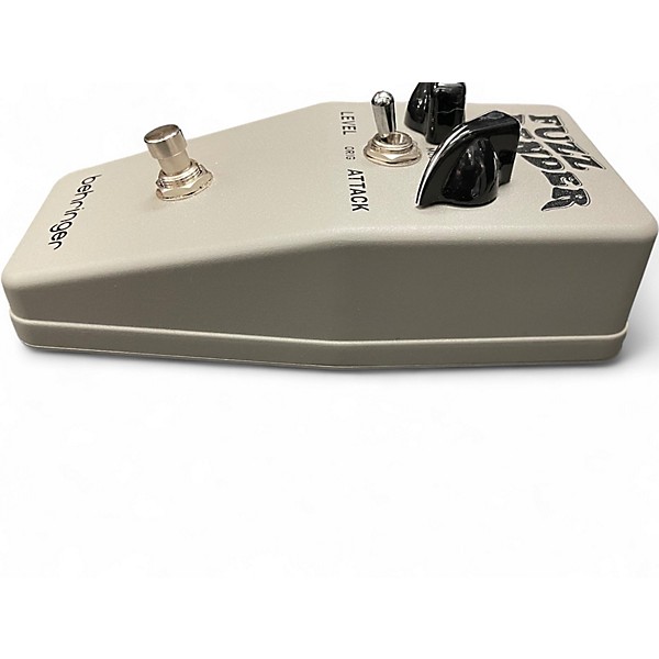 Used Behringer FUZZ BENDER Effect Pedal