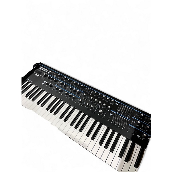 Used Novation summit 16 polyphonic synthesizer Synthesizer