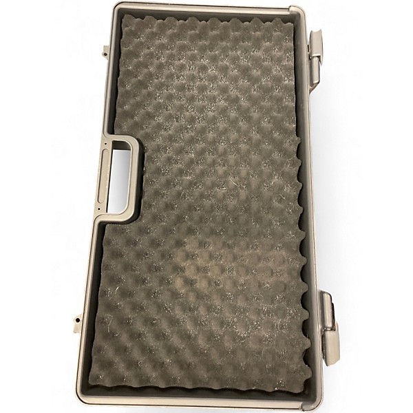 Used BOSS BCB60 Pedal Board