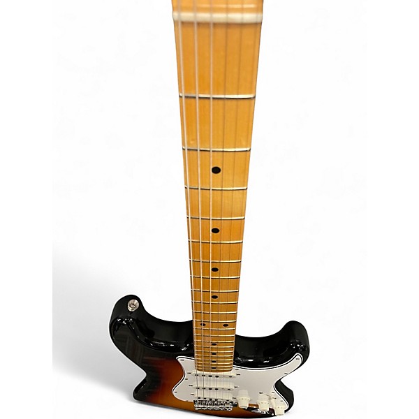 Used Fender Vintage Custom 1962 Stratocaster 3 Color Sunburst Solid Body Electric Guitar