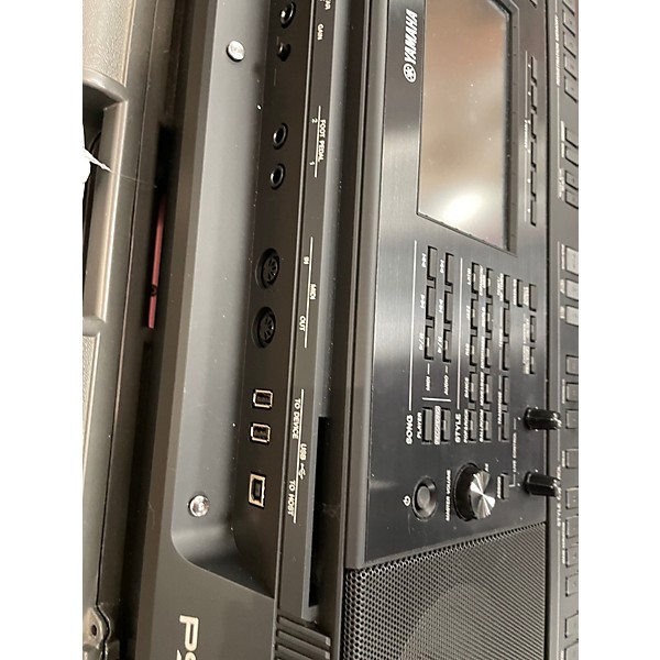 Used Yamaha PSRSX900 Arranger Keyboard
