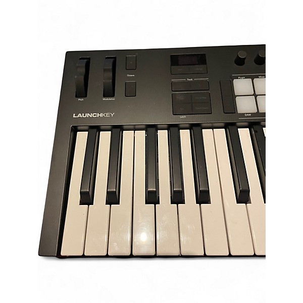 Used Novation LAUNCHKEY 37 MIDI Controller