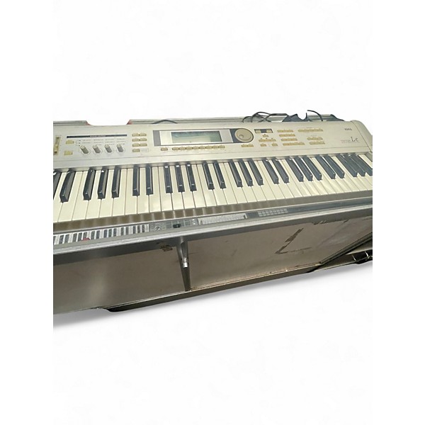 Used KORG Triton Le 61 Key Keyboard Workstation