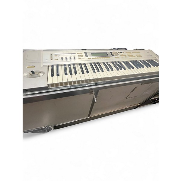 Used KORG Triton Le 61 Key Keyboard Workstation