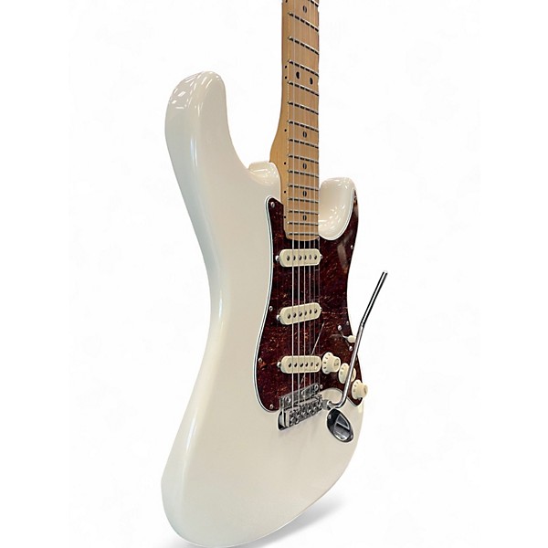 Used Fender Deluxe Roadhouse Stratocaster Olympic White Solid Body Electric Guitar