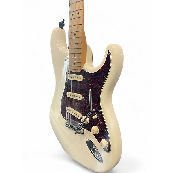 Used Fender Deluxe Roadhouse Stratocaster Olympic White Solid Body Electric Guitar