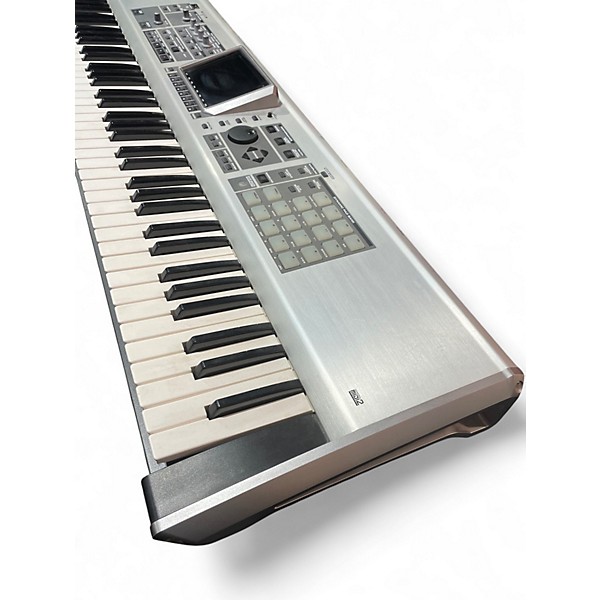 Used Roland Fantom x7 Synthesizer