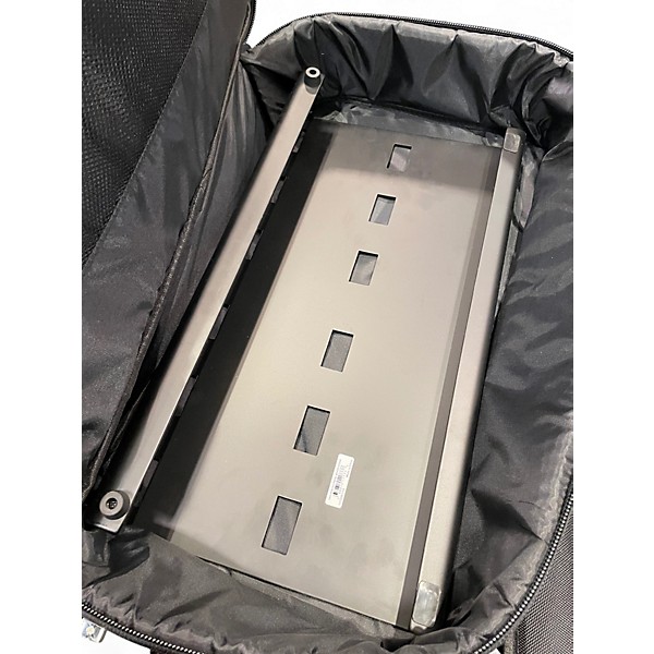 Used On-Stage GPB-3000 PEDALBOARD Pedal Board