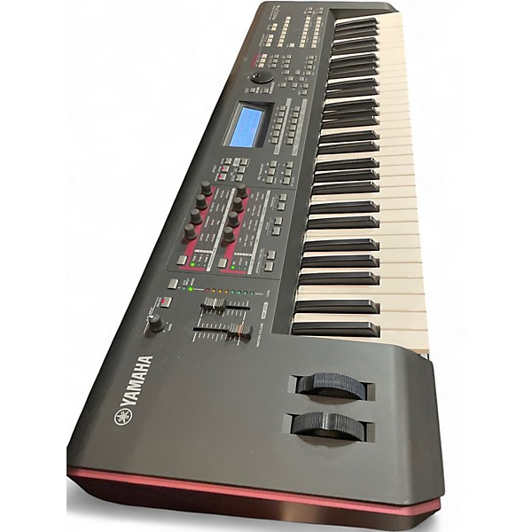 Used Yamaha MOXF6 61 Key Keyboard Workstation