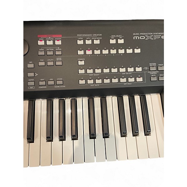 Used Yamaha MOXF6 61 Key Keyboard Workstation