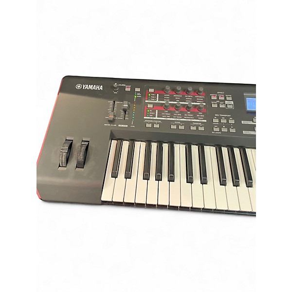Used Yamaha MOXF6 61 Key Keyboard Workstation