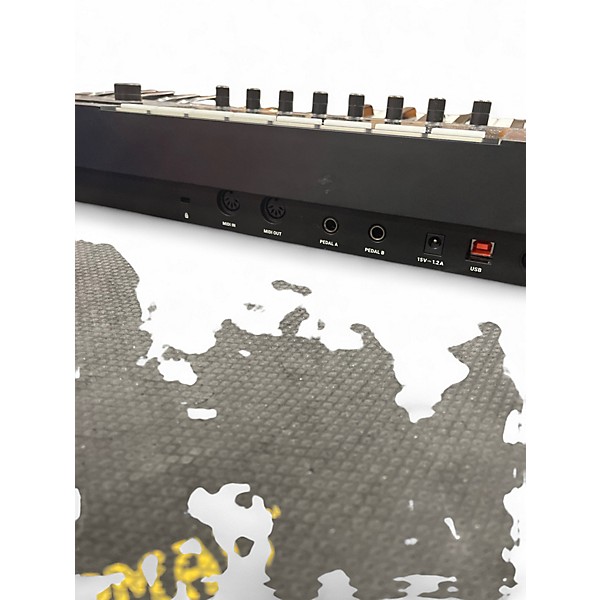 Used Native Instruments Komplete Kontrol S49 MIDI Controller