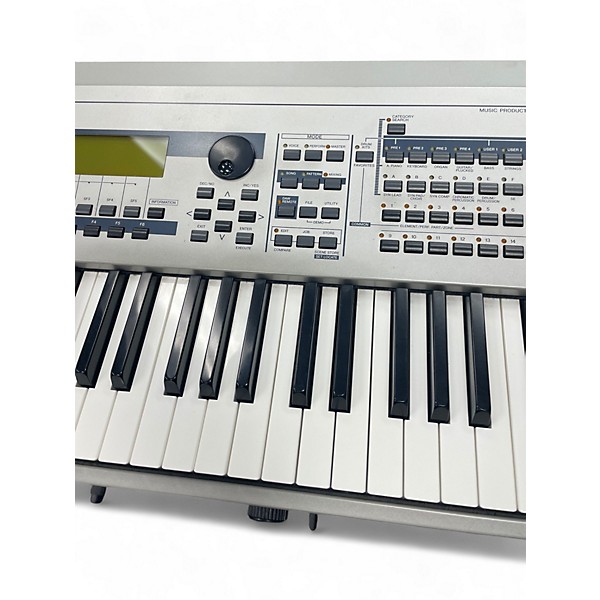 Used Yamaha MO8 88 Key Keyboard Workstation