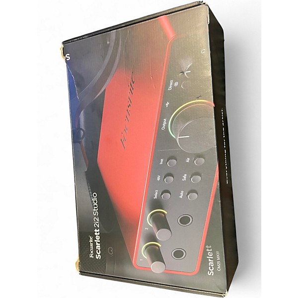 Used Focusrite Scarlett 2i2 Studio GEN 4 Audio Interface