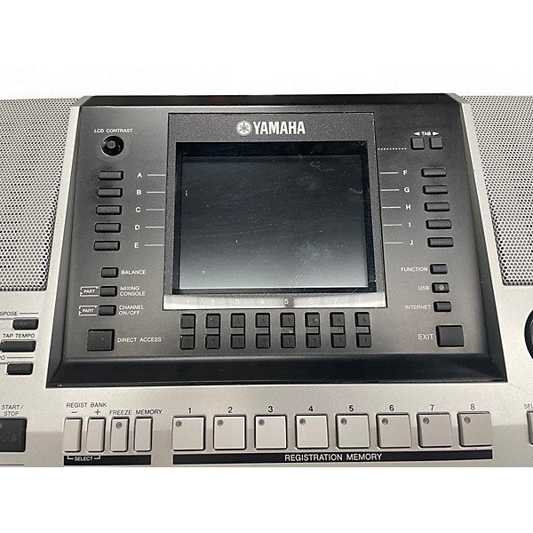 Used Yamaha PSRS900 61 Key Arranger Keyboard