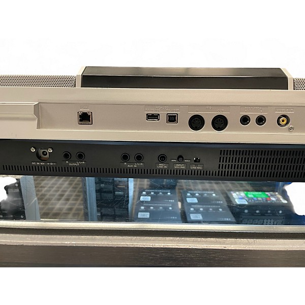 Used Yamaha PSRS900 61 Key Arranger Keyboard