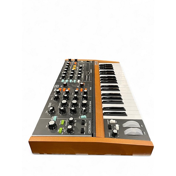 Used Behringer Poly D Analog Polyphonic Synthesizer Synthesizer