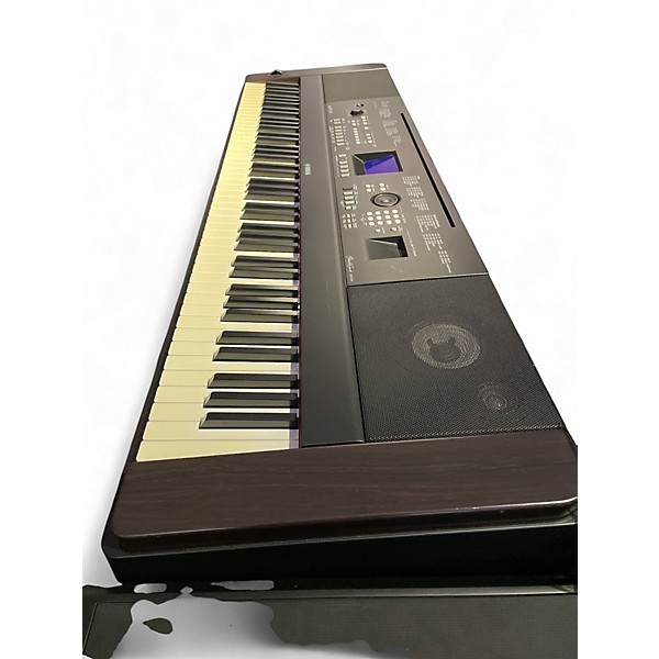 Used Yamaha DGX650 88 Key Portable Keyboard
