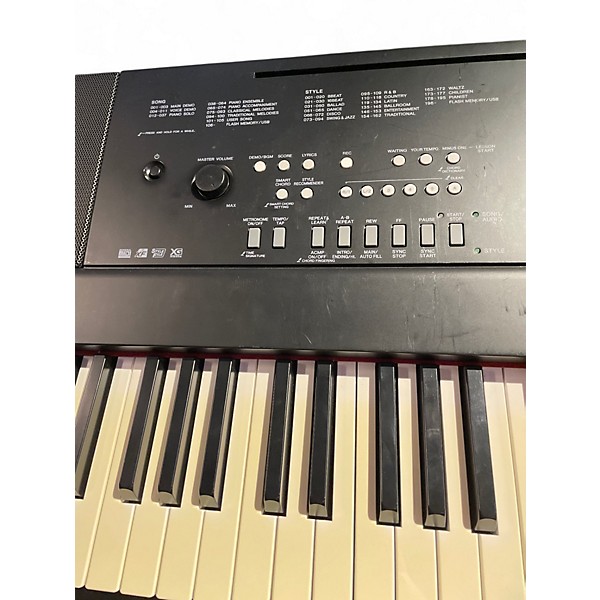 Used Yamaha DGX650 88 Key Portable Keyboard