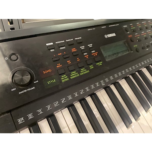 Used Yamaha PSRE283 Portable Keyboard