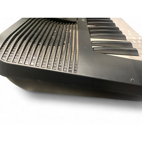 Used Yamaha PSRE283 Portable Keyboard